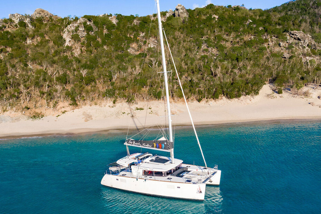 catamaran boat for rent